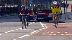 Cyclists on Blackfriars Bridge