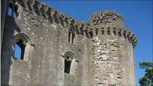 Nunney Castle