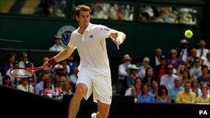 Andy Murray playing at the 2010 Wimbledon Championships