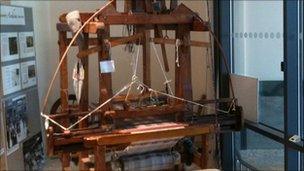 Hand loom