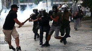 Police clash with protesters in Athens, 15 June 2011
