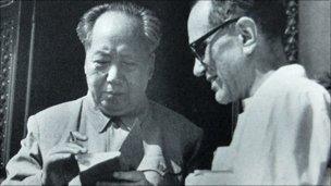 Mao Zedong signs Sidney Rittenberg's copy of the Little Red Book