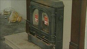 Solid fuel heater