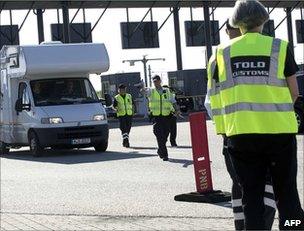 Danish customs officers at work on the Oeresund sea bridge with Sweden, 5 July