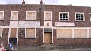 Middleport shops