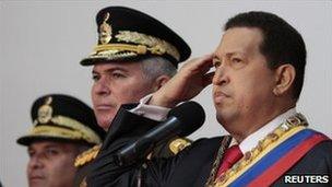 Hugo Chavez salutes during a ceremony marking independence, Miraflores Palace, Caracas (5 July 2011)