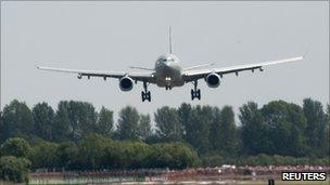 Voyager arrives at RAF Fairford