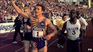 Roger Black winning his final 400m race in 1998