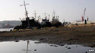 A picture taken 30 September 2006 shows Russian fishing-boats docking at the port of Korsakov on Russia's far eastern island of Sakhalin