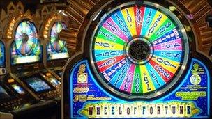 Gaming machine inspired by the Wheel of Fortune