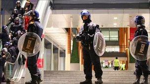 Police at Birmingham Mailbox during the riots