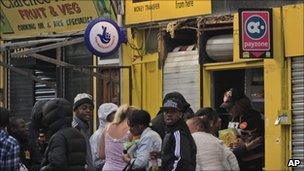 Teenagers loot a shop