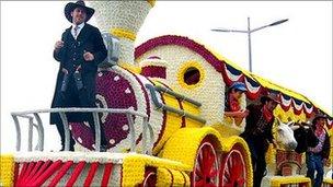 Optimists Club float