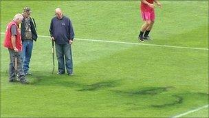 STFC burnt onto the Oxford United pitch