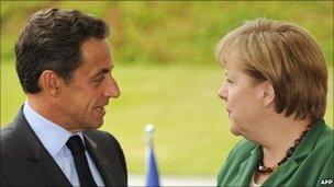 Nicholas Sarkozy (l), Angela Merkel (r)