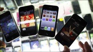 Fake iPhones in Shanghai