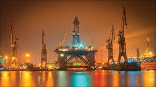 WilPhoenix semi-submersible drilling rig