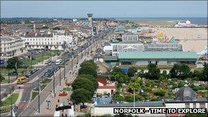 Great Yarmouth seafront (Photo: Norfolk - Time to Explore)