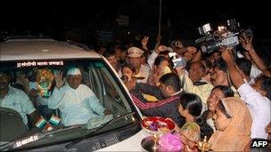 Anna Hazare returns to his village of Ralegan Siddhi on 31 August 2011