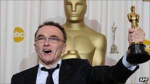 Slumdog Millionaire director Danny Boyle with an Oscar