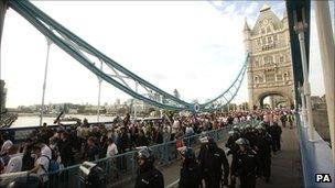 EDL demonstrators and police on Tower Bridge