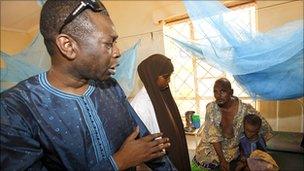 Youssou N'Dour visiting a clinic at the Dadaab refugee camp