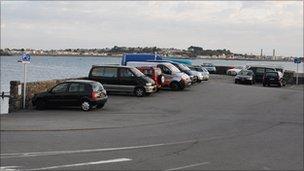 Cars parked on Salerie Battery