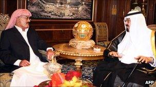 Saudi King Abdullah bin Abdul Aziz (R) meets Yemeni President Ali Abdullah Saleh in Riyadh, 19 September, 2011