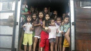 Children evacuated from shanty towns - 27 September