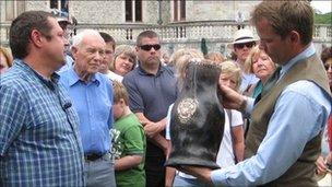 A 350-year-old leather beer jug believed to belong to Oliver Cromwell