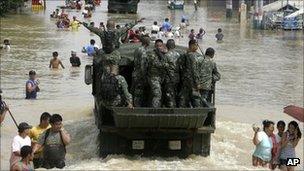 Philippines marines involved in rescue operation in Calumpit township - 2 October