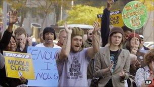 Protesters clap and cheer in Columbus, 6 October 2011