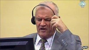 Ratko Mladic in court at the war crimes tribunal in The Hague (file photo - 4 July 2011)