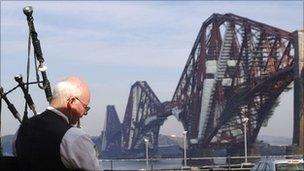 Piper at Forth Bridge