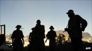 Kenyan troops near the Somali border