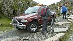 Vehicle on Snowdon
