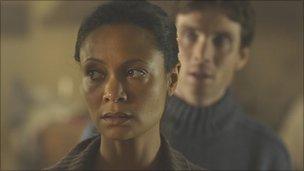 Thandie Newton and Cillian Murphy in Retreat