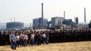 Striking miners at the Orgreave coke depot