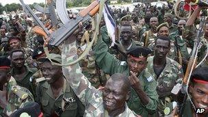 Sudanese soldiers in Damazin (September 2011)