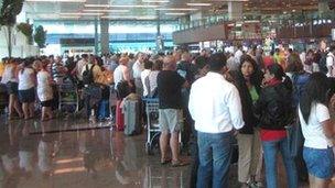 Queues at Changi Airport in Singapore (Pic: Jacquii Lie)