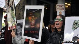 Michael Jackson fans outside LA courthouse 4 November 2011