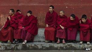 Tibetan monks in Shanba town in Sichuan province on 20 October 2011