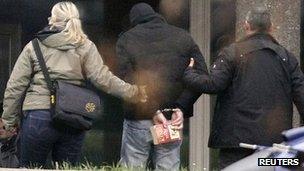 Suspected accomplice of neo-Nazi cell arrives in Karlsruhe. 14 Nov 2011