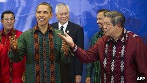 US President Barack Obama with Indonesian leader Susilo Bambang Yudhoyono at the Asean summit in Bali on 18 November 2011