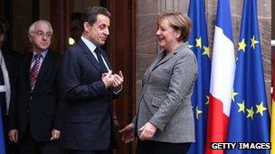 French President Nicolas Sarkozy with German Chancellor Angela Sarkozy (24 Nov 2011)