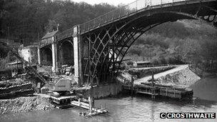 The bridge being repaired in the 1970s. Photo taken by C Crosthwaite. Courtesy of Ironbridge Gorge Museum Trust