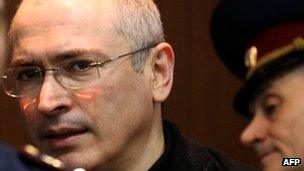 Mikhail Khodorkovsky arriving at a Moscow courtroom