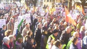 Crowds near the Council House in Earl Street