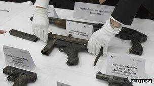 Weapons found in a mobile home in Eisenach