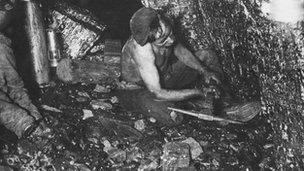 A British coal miner at work in 1915